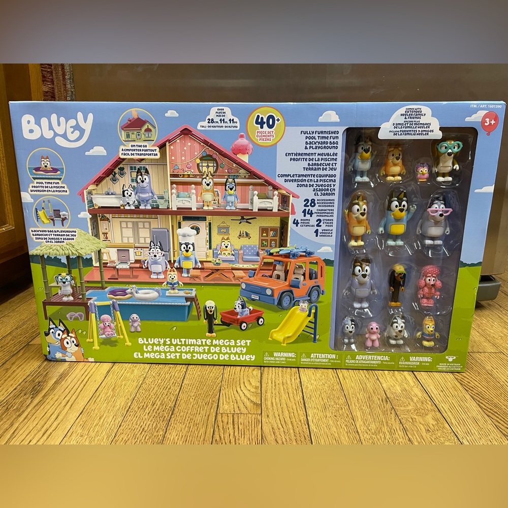 Bluey ultimate mega set